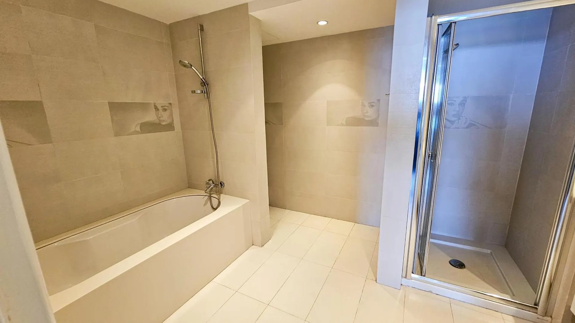 Beachfront Seaview Lux Penthouse Larnaka Apartment