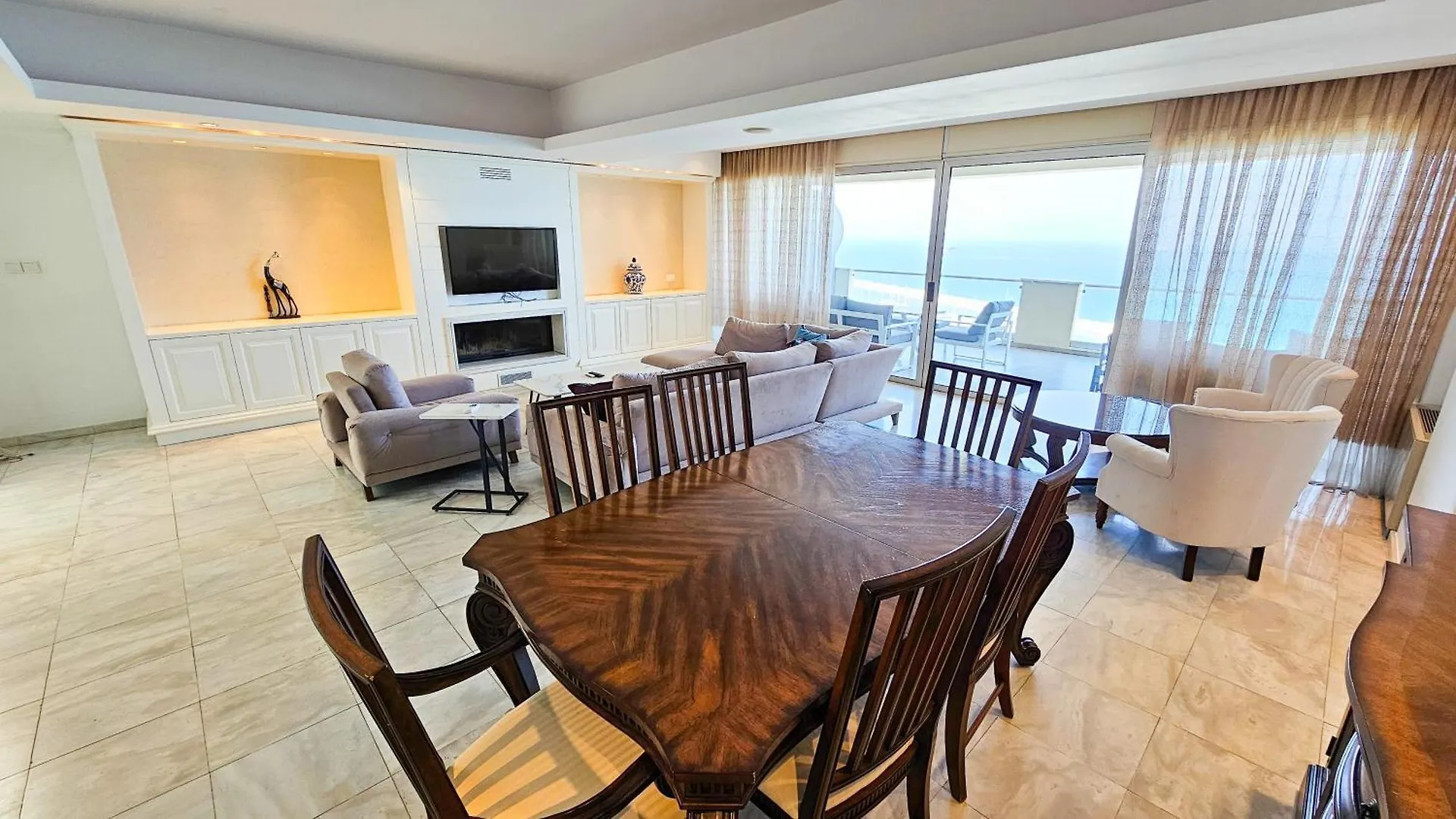 Beachfront Seaview Lux Penthouse Larnaka Zypern