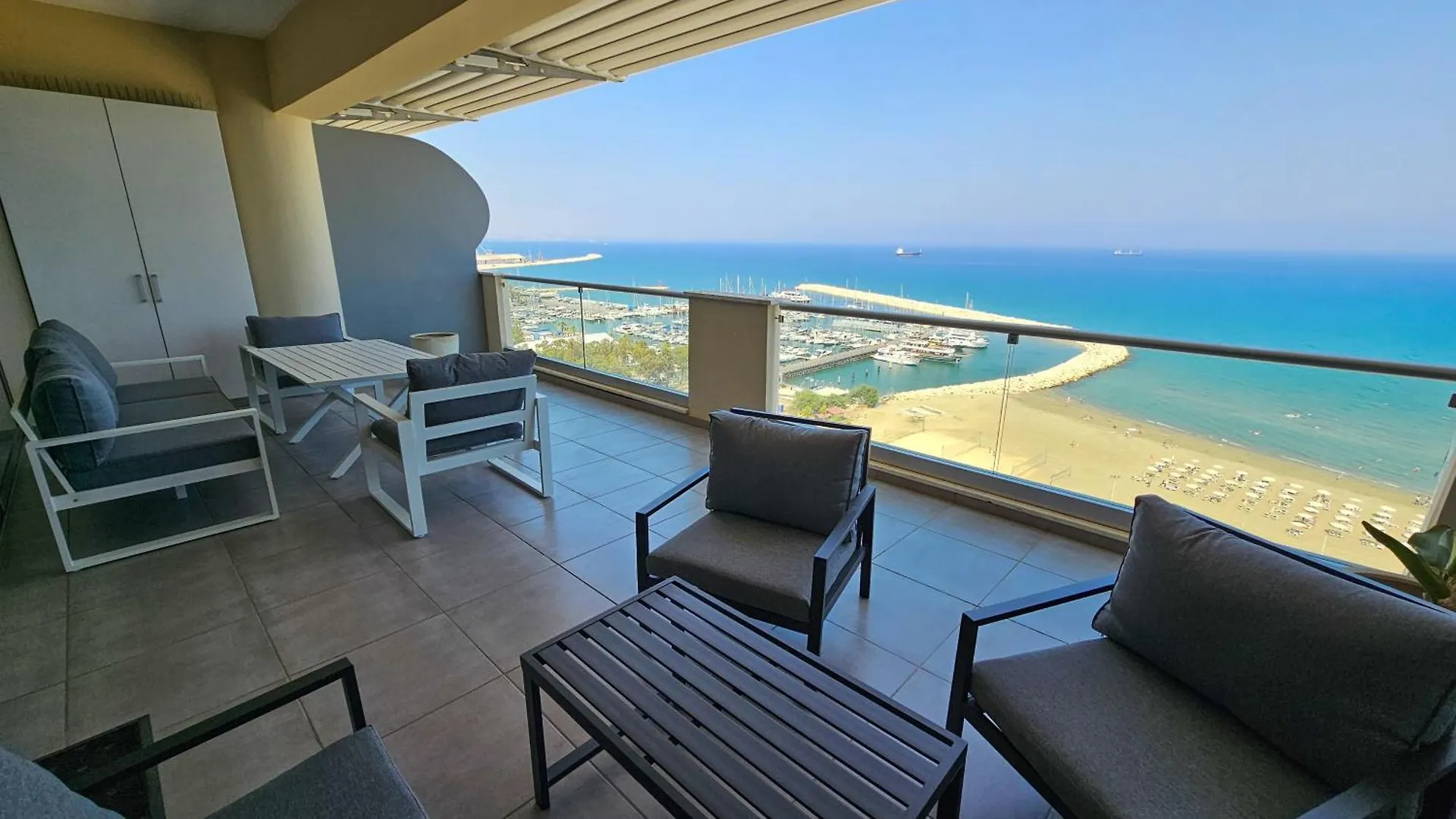 Apartment Beachfront Seaview Lux Penthouse Larnaka
